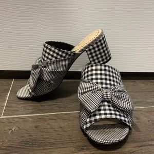 Sam Edelman low heel sandal size 7